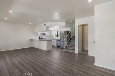1129 Linden Avenue 3 photo 2