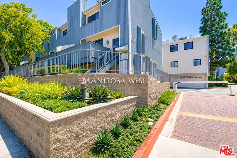 8162 Manitoba Street 120