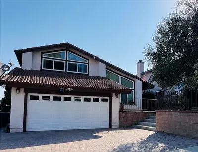 3221 Carolwood