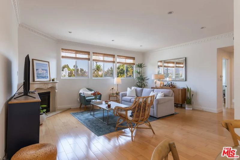 511 San Vicente Boulevard 306