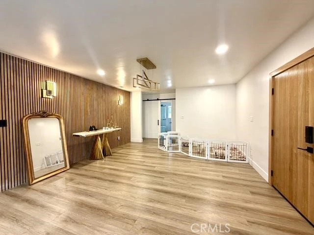 Interior 4
