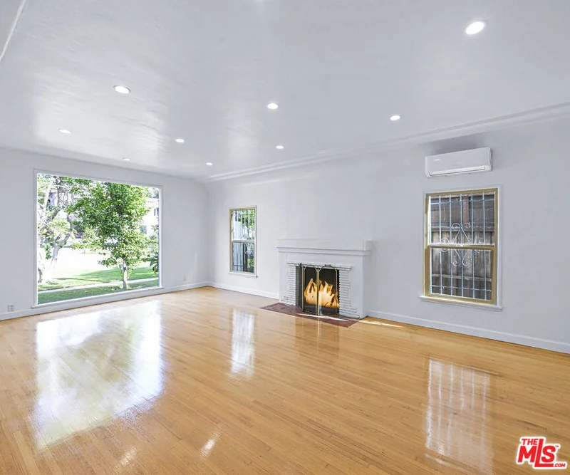 1119 S Crescent Heights Boulevard photo 2