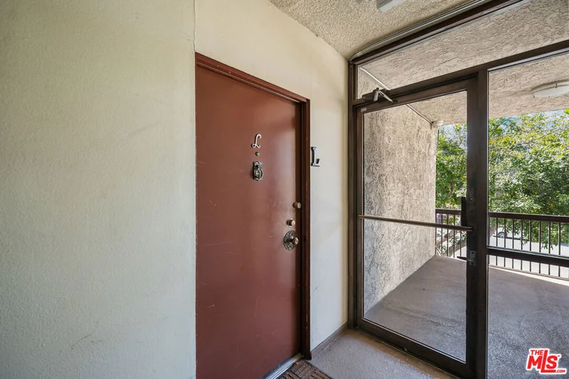Photo 2 of 1485 E Wilson Avenue L