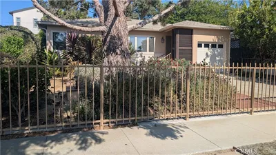 13706 S Berendo photo 2