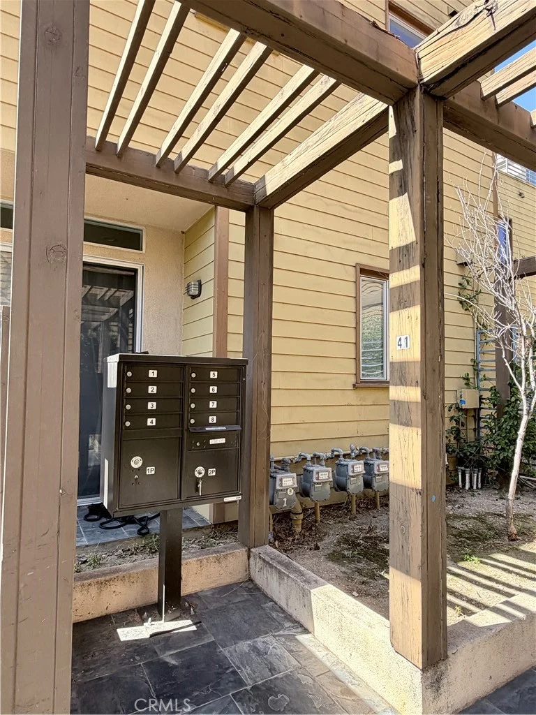 Photo 2 of 41 N Oak 4