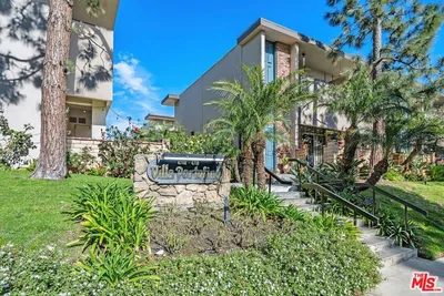 4716 La Villa Marina C photo 2
