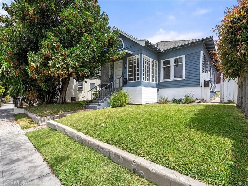 757 N Loma Vista