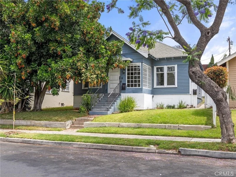 757 N Loma Vista photo 2