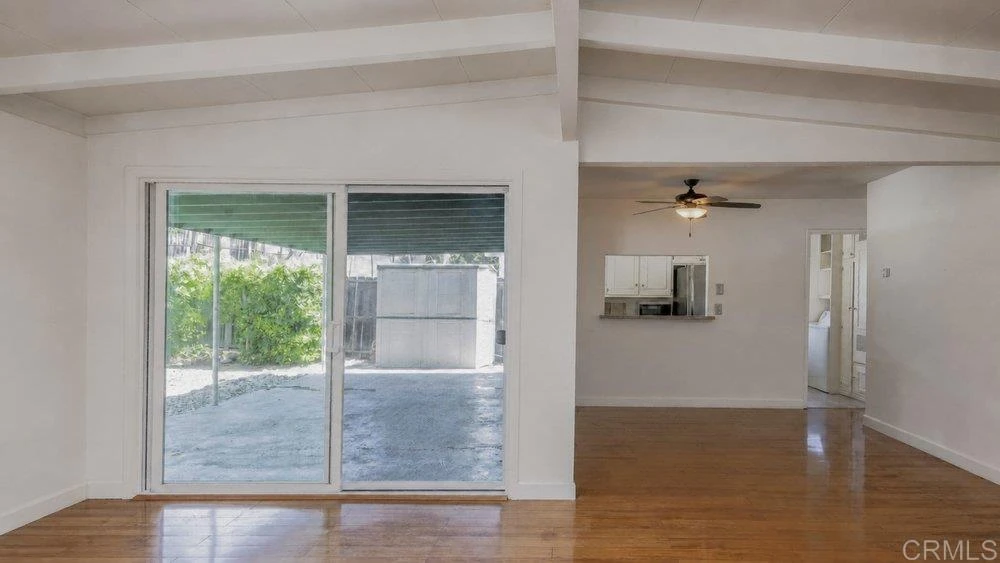 Interior 4