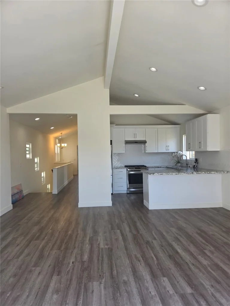 1812 W Balboa