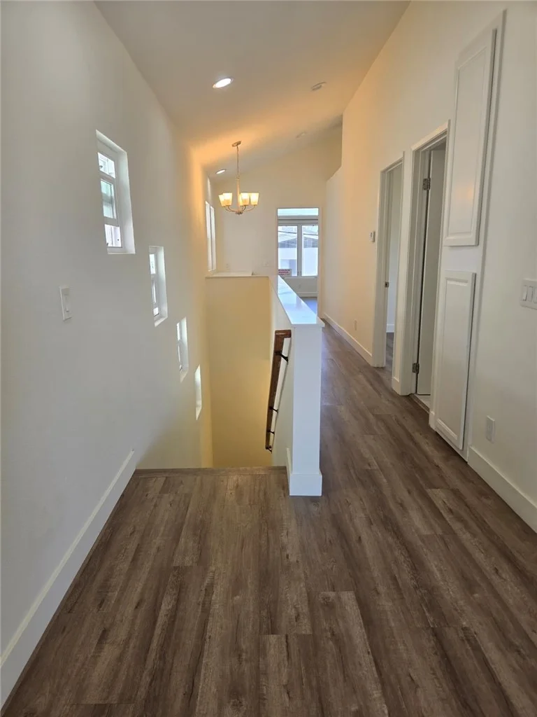 1812 W Balboa photo 2