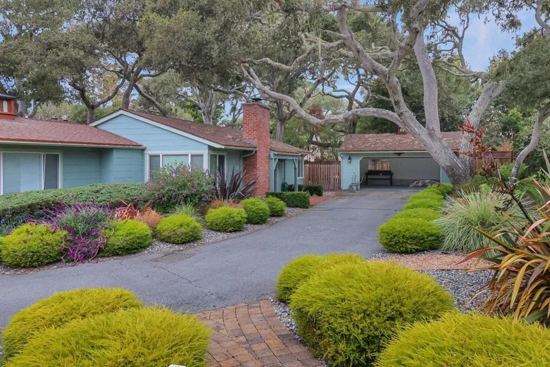 1087 Lariat Lane