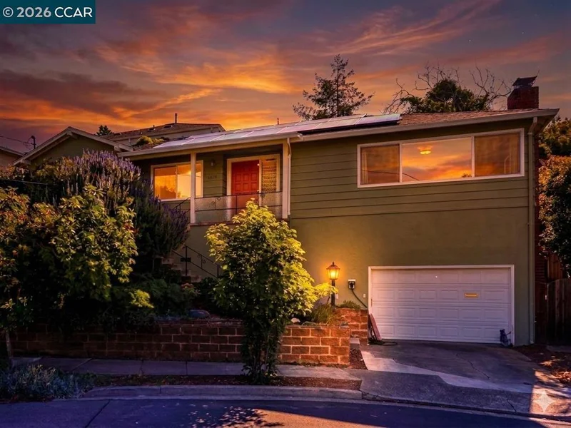 Photo 2 of 7830 Shevlin Pl