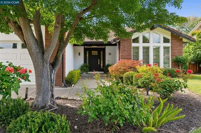 720 Graham Ct photo 2