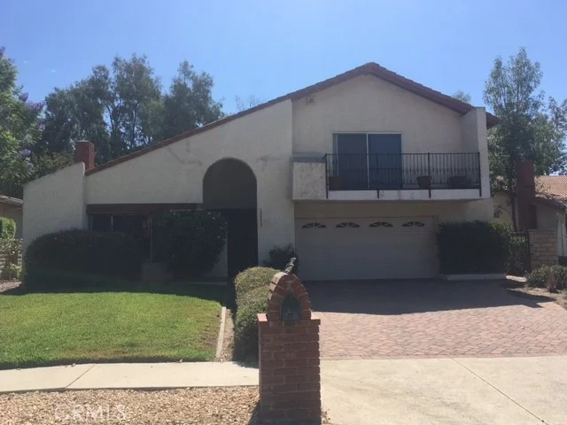 10634 Deering Avenue