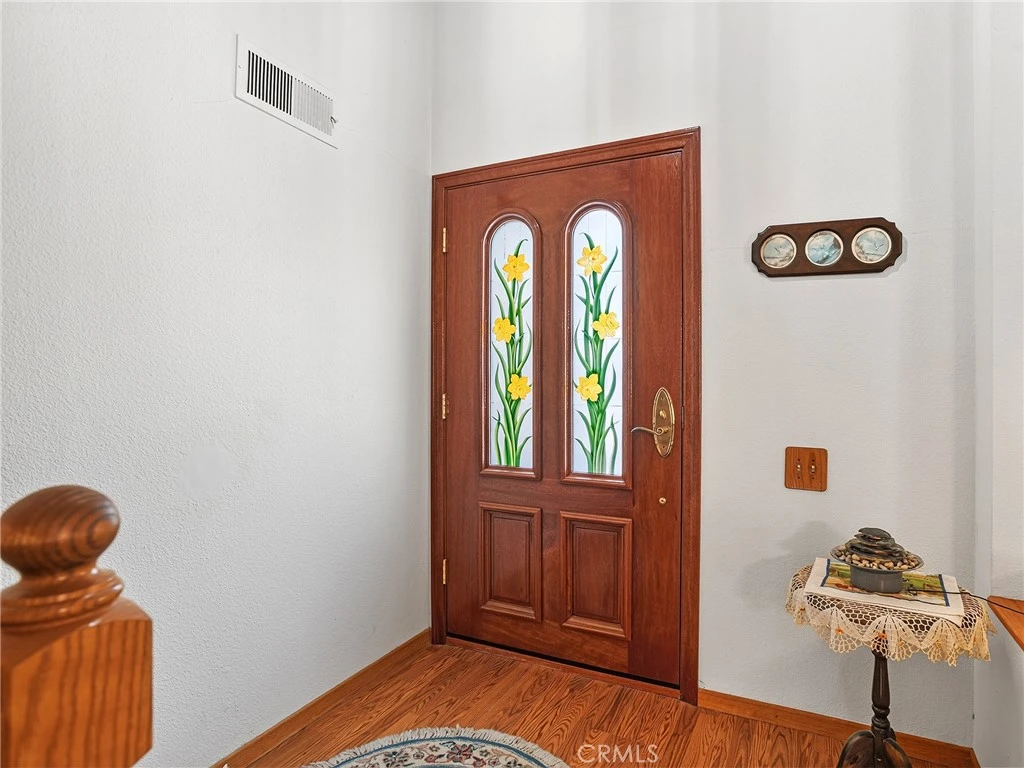 Interior 4