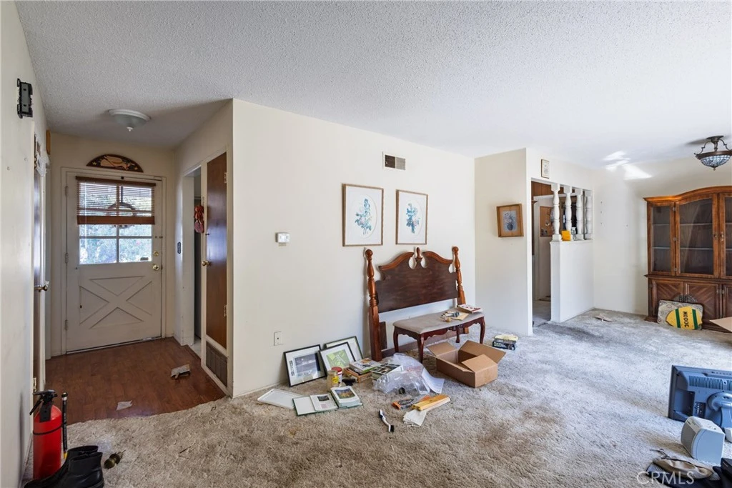 Interior 4