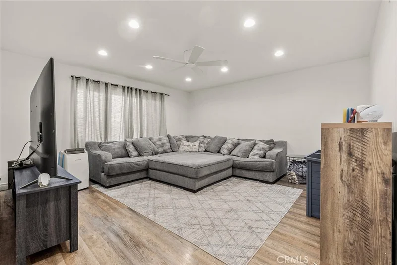 15634 Wharff photo 2