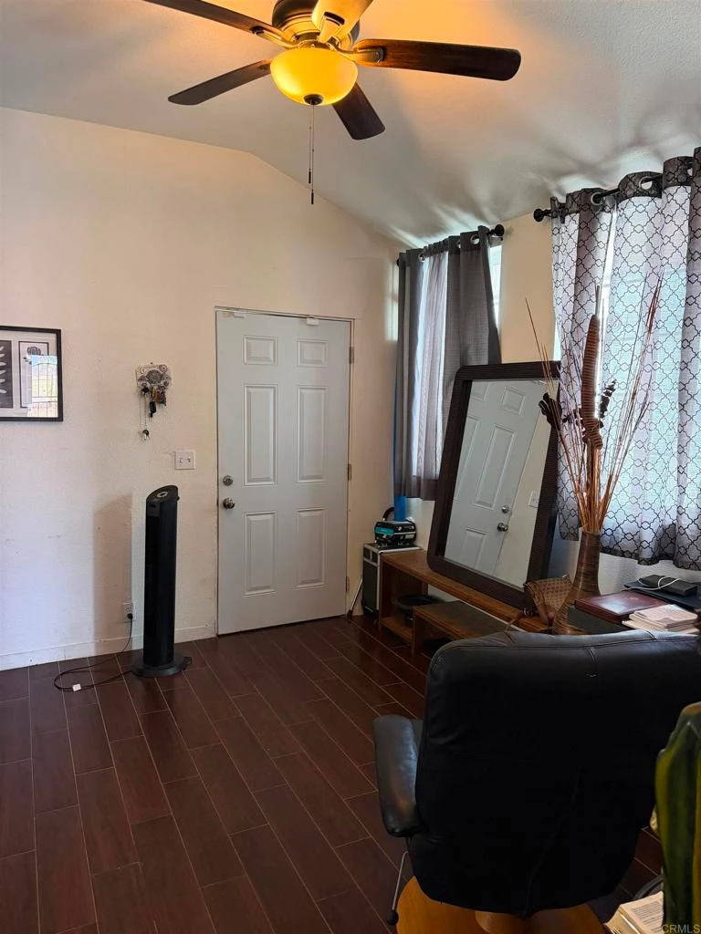 Interior 4