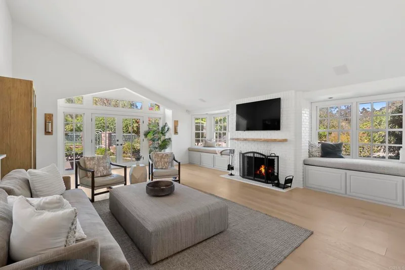 5427 La Crescenta photo 2