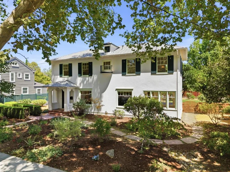 Photo 2 of 1152 Cherry Avenue