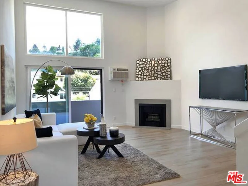2211 GRIFFITH PARK 5
