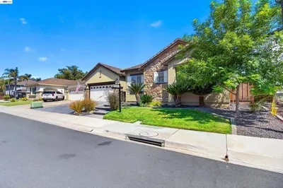2243 Winchester Loop photo 2