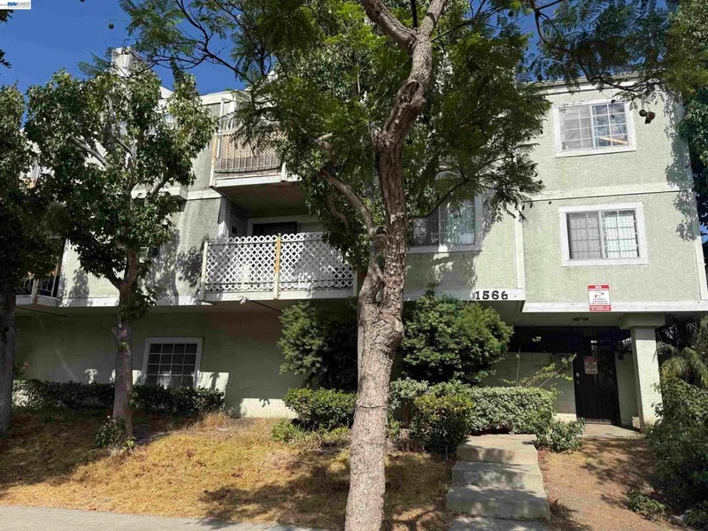 1566 Pine Ave 103A