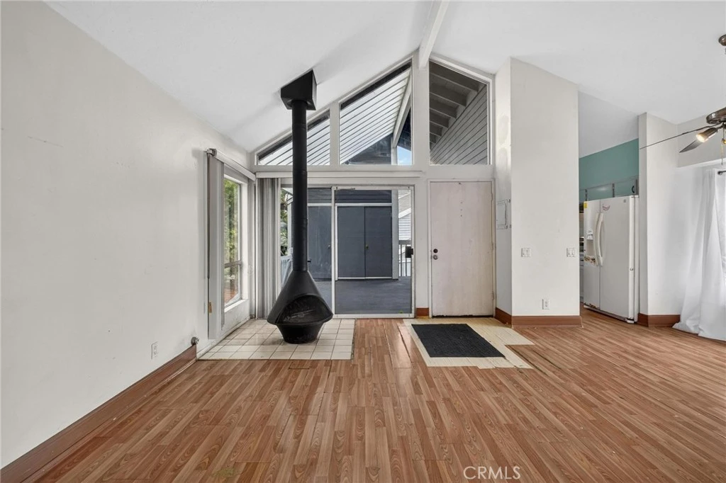 Interior 4