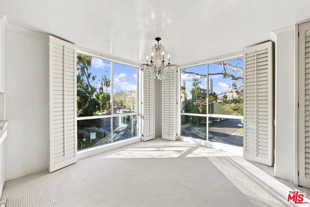 Interior 3