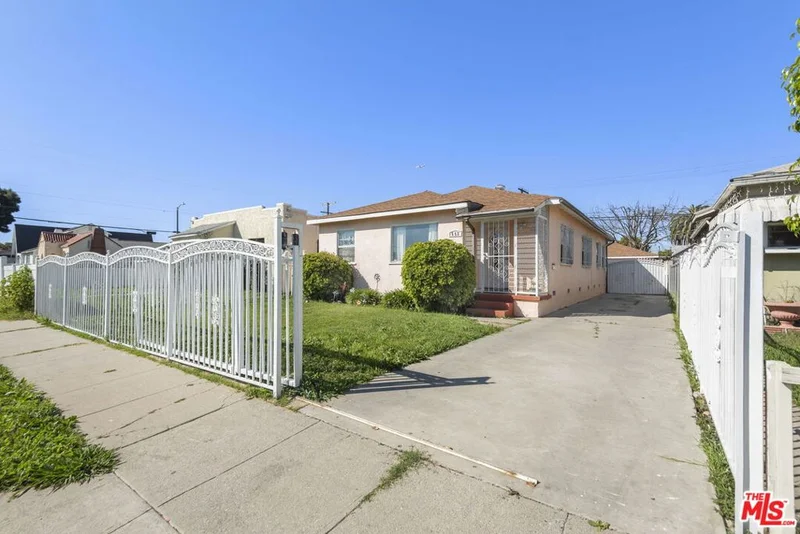 553 W 109th Street photo 2