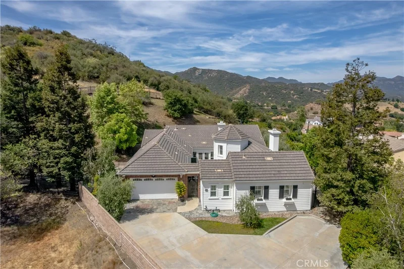 Photo 2 of 1686 Sycamore Canyon