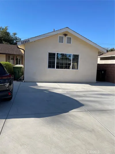 22953 Blythe Street N photo 2