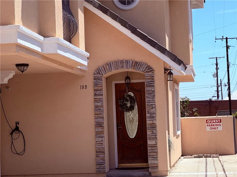 18 Alice Street B