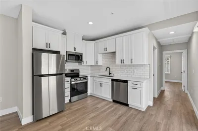 8414 Burnet Avenue photo 2