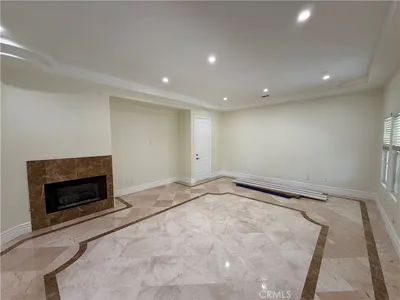 2736 Taylor Avenue photo 2