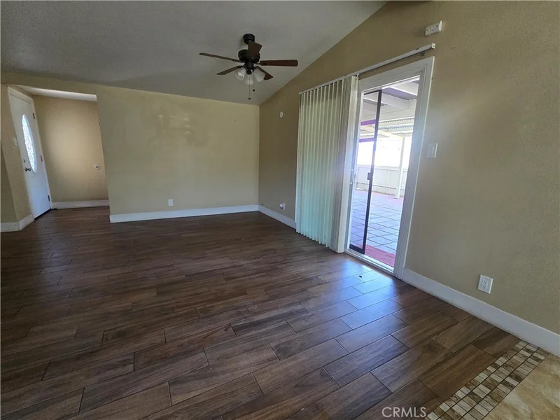 9692 Rosebay photo 2