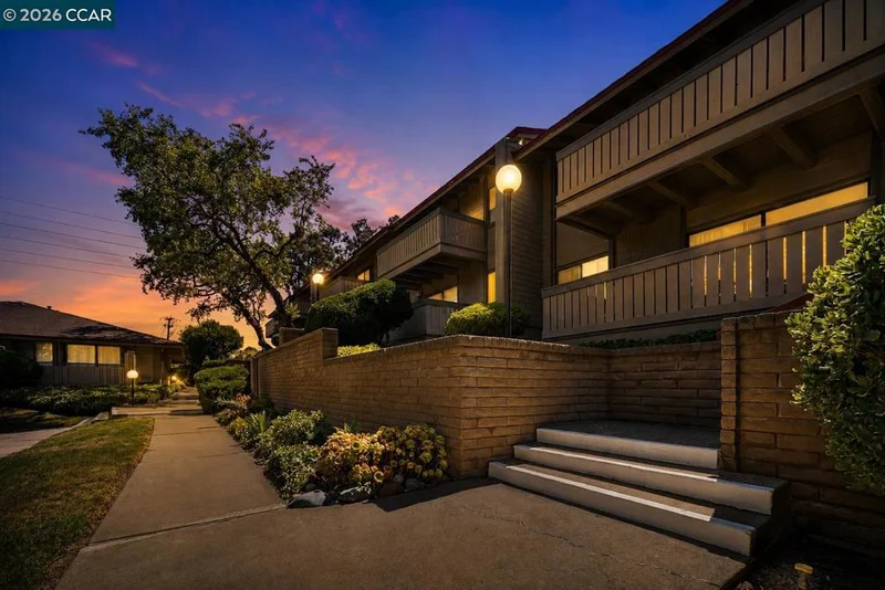 101 Kinross Dr 9