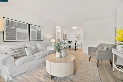 101 Kinross Dr 9 photo 2