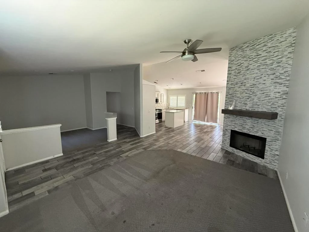 Interior 4
