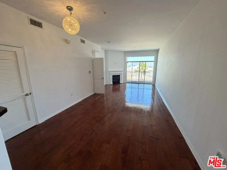 Interior 3