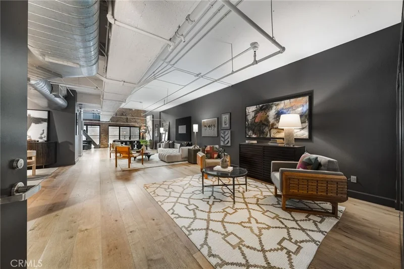 835 Locust Avenue 211 photo 2