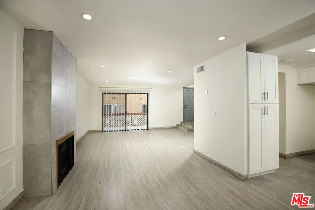 Interior 3