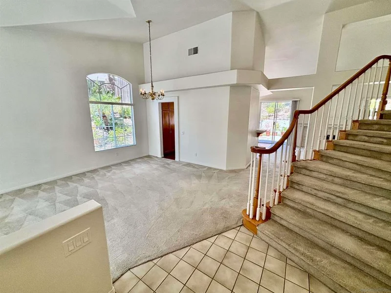 653 Cantara Ln photo 2