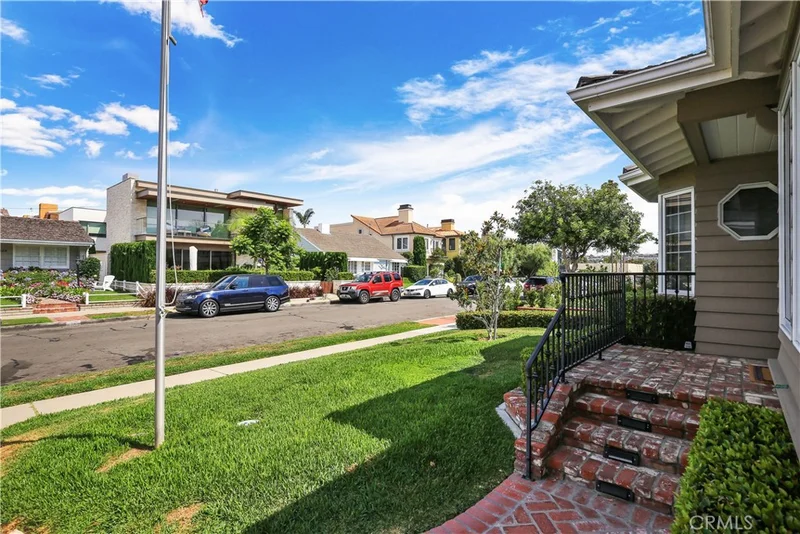 308 Orchid Avenue photo 2