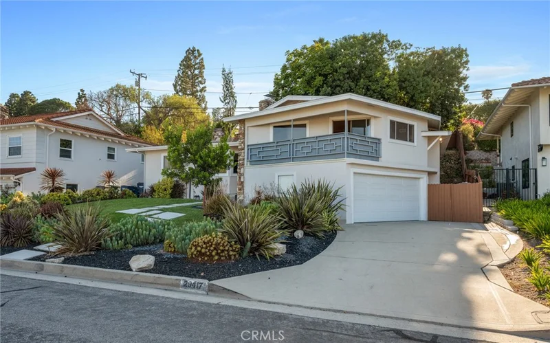 Photo 2 of 29417 N Enrose Avenue