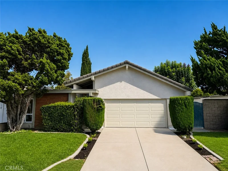 1018 Magnolia