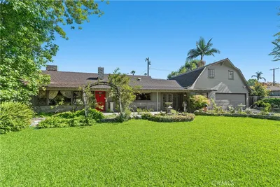 919 W Sharon