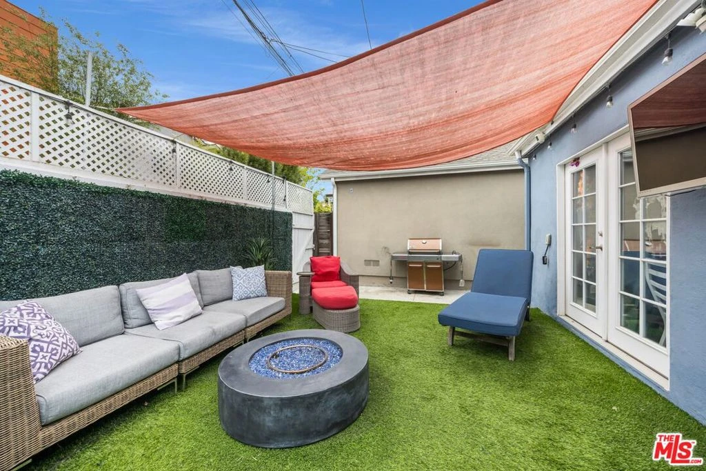 Interior 3