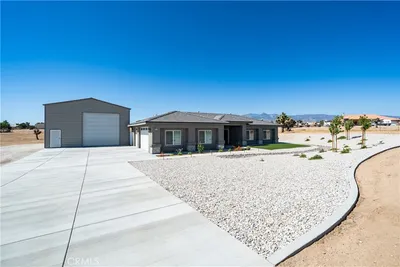 8029 Avenal photo 2